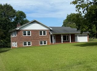 126 Carlton Dr, Forest City, NC 28043