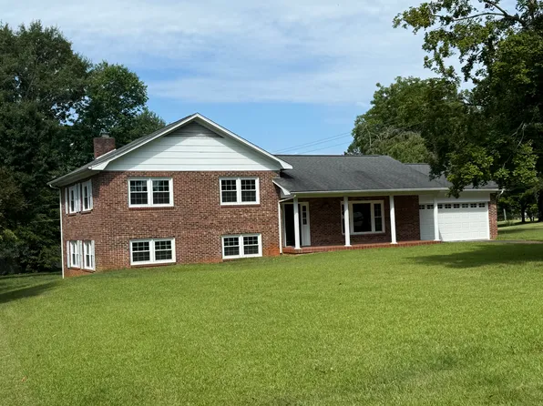 126 Carlton Dr, Forest City, NC 28043