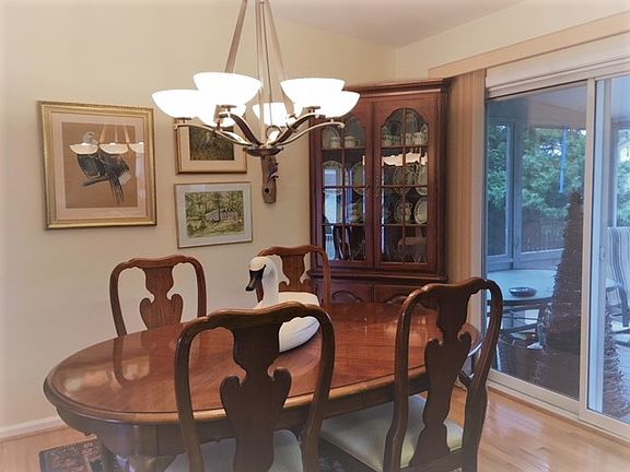 3rd image of 23 Kensington Dr