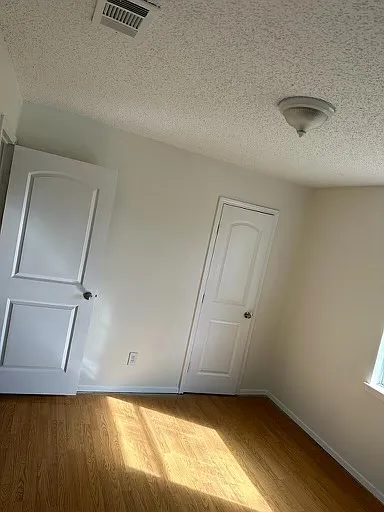 3 bed, 1185 sqft, $1,695 — Photo 2