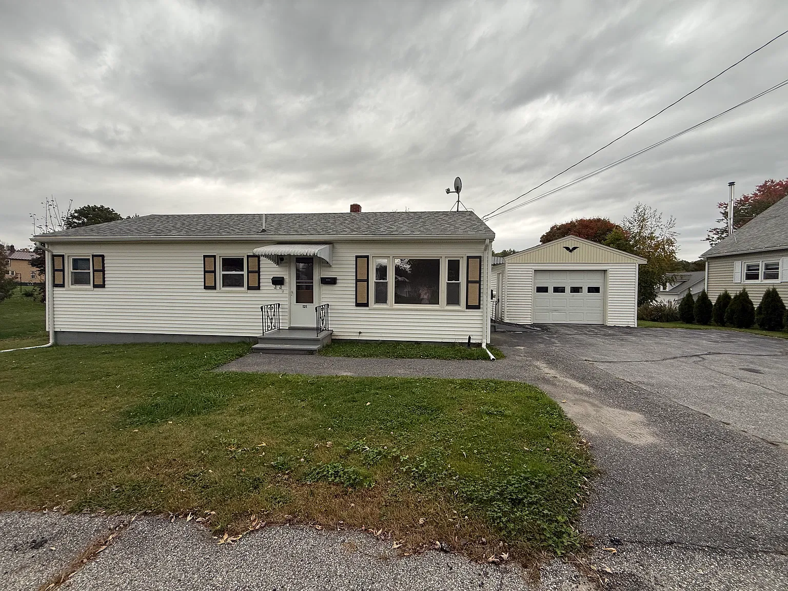3 bed, 1008 sqft, $2,600 — Photo 1