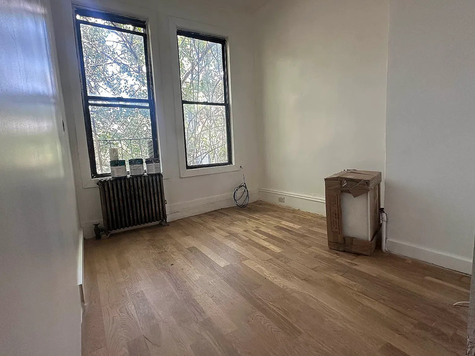231 Irving Avenue — Photo 2
