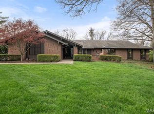 3 Huntleigh Trails Ln, Saint Louis, MO 63131