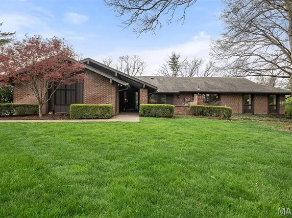 3 Huntleigh Trails Ln, Saint Louis, MO 63131