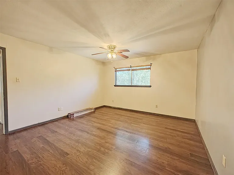 15606 Pinedell Dr — Photo 15