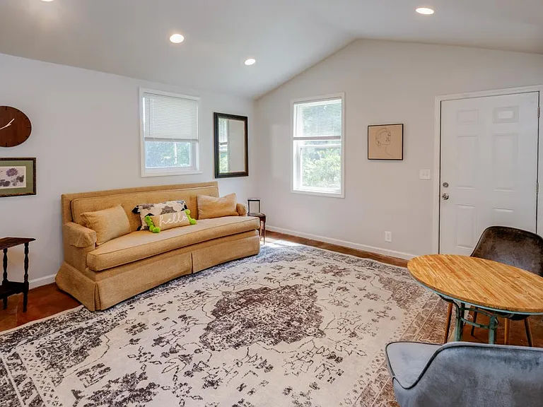 750 Alloway St #A — Photo 2