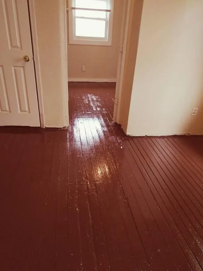 5 bed, 2200 sqft, $995 — Photo 4