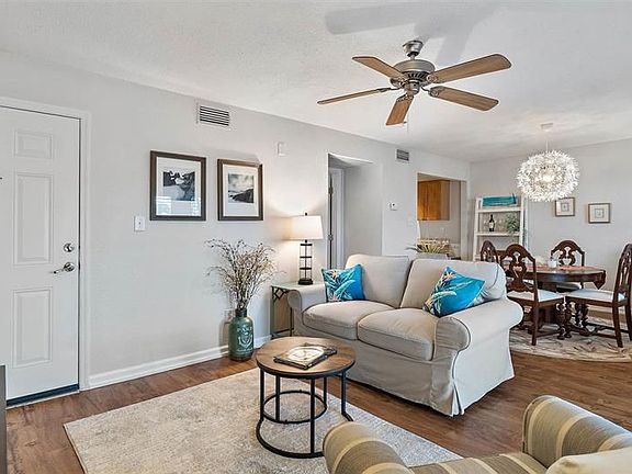 4th image of 207 Sea Horse Dr SE APT A