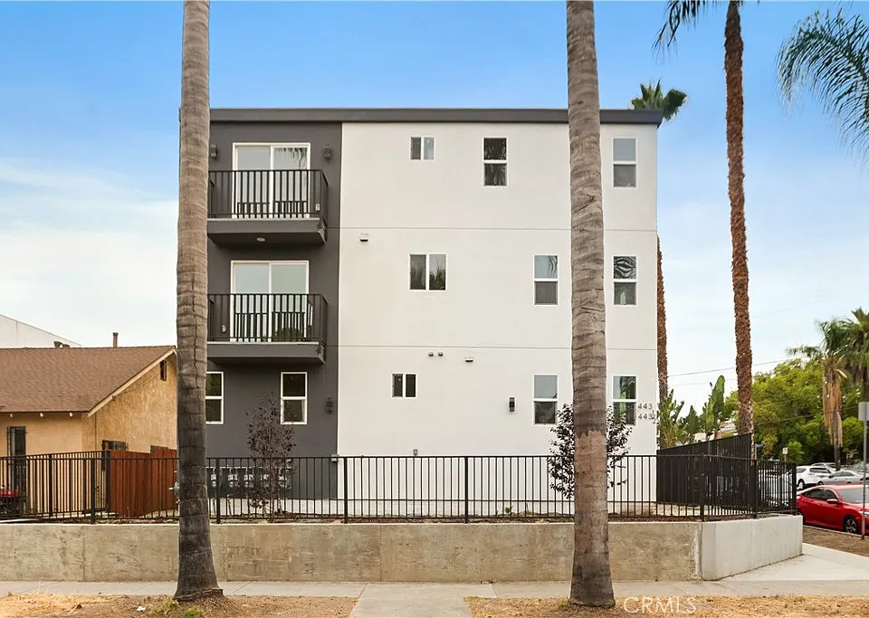 449 N Heliotrope Dr