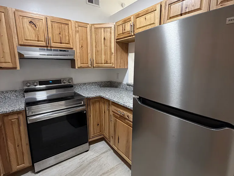 1672 Espanola Ave #1672 — Photo 2