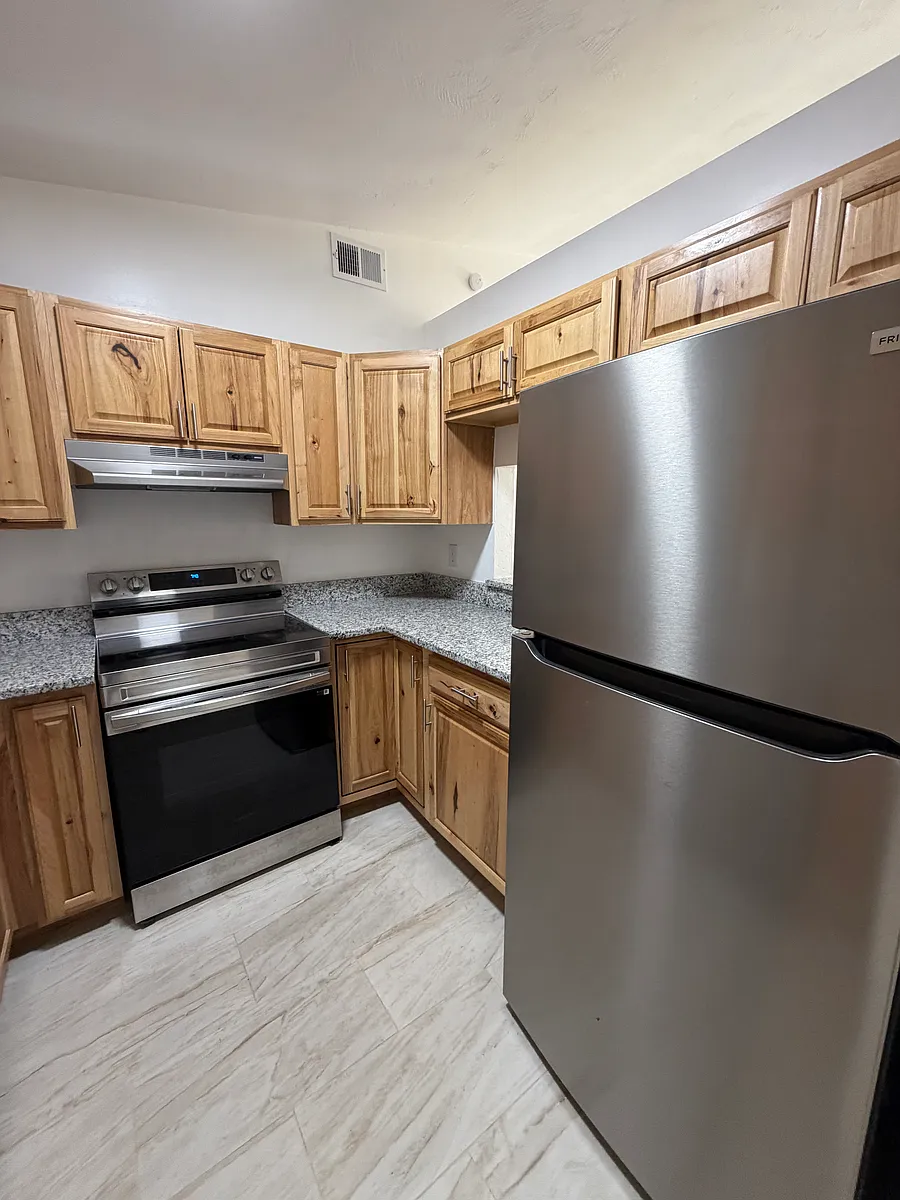Building Photo - 1672 Espanola Ave #1672