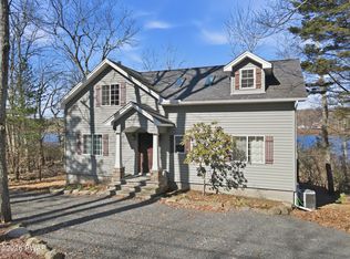 190 Marcel Dr, Dingmans Ferry, PA