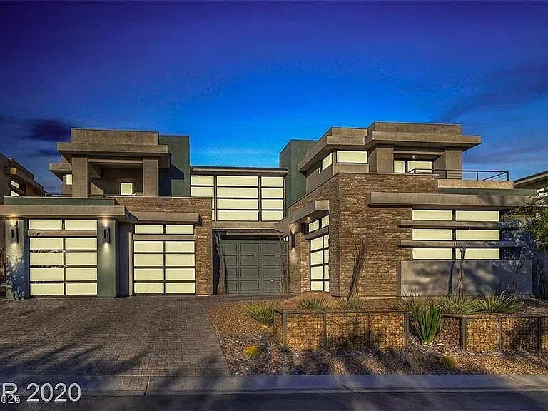 54 Coralwood Dr — Photo 1