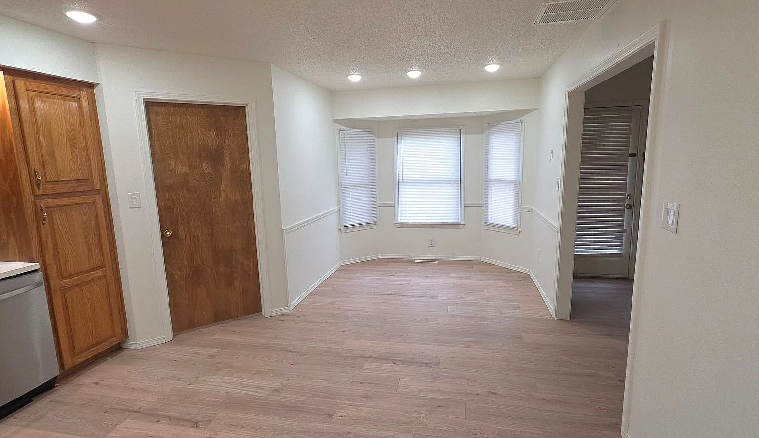 All Brick 3 Bedroom 2 Bathroom home in Kickapoo school district for $1795! — Photo 3