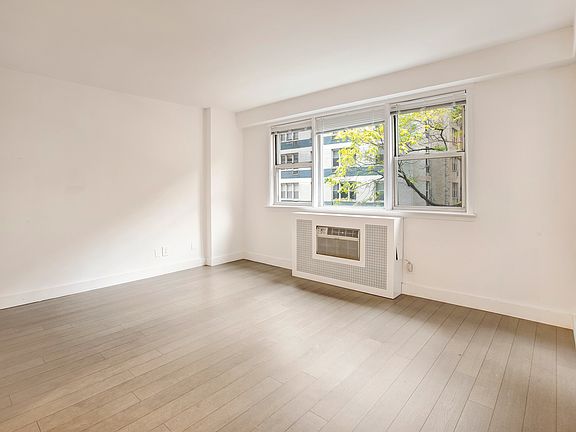 3rd image of 145 E 27th St APT 6L