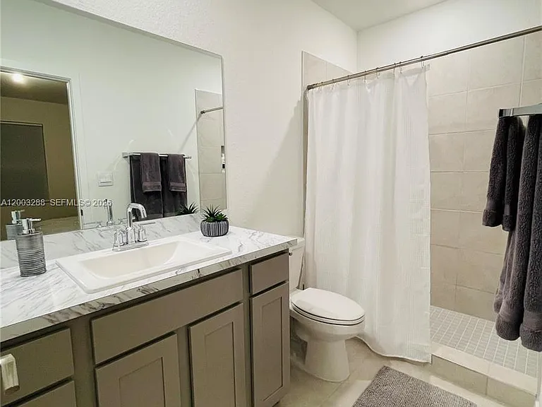916 SE 19th St #916 — Photo 12