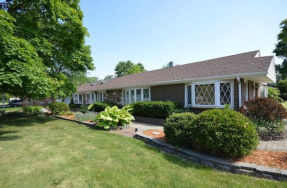 2nd image of 4900 Oak Center Dr