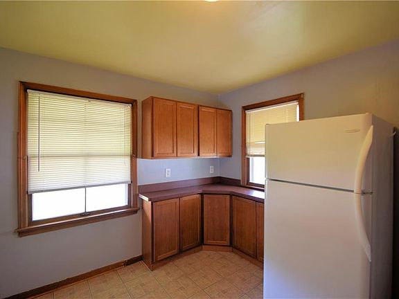 3rd image of 3211 Liggett Dr