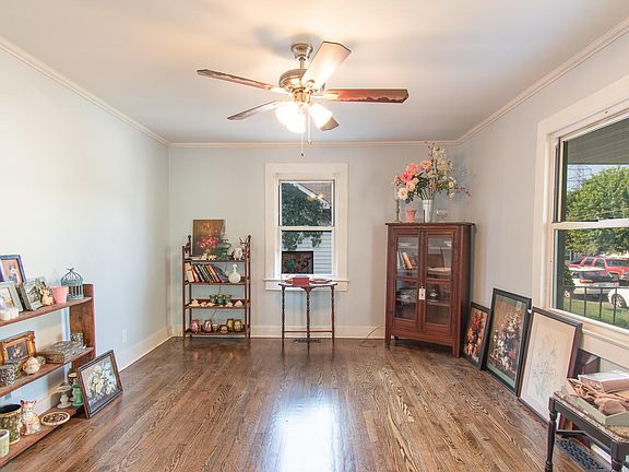 3rd image of 2711 Copeland St