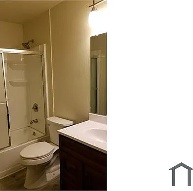 703 Menker Ave #3 — Photo 5
