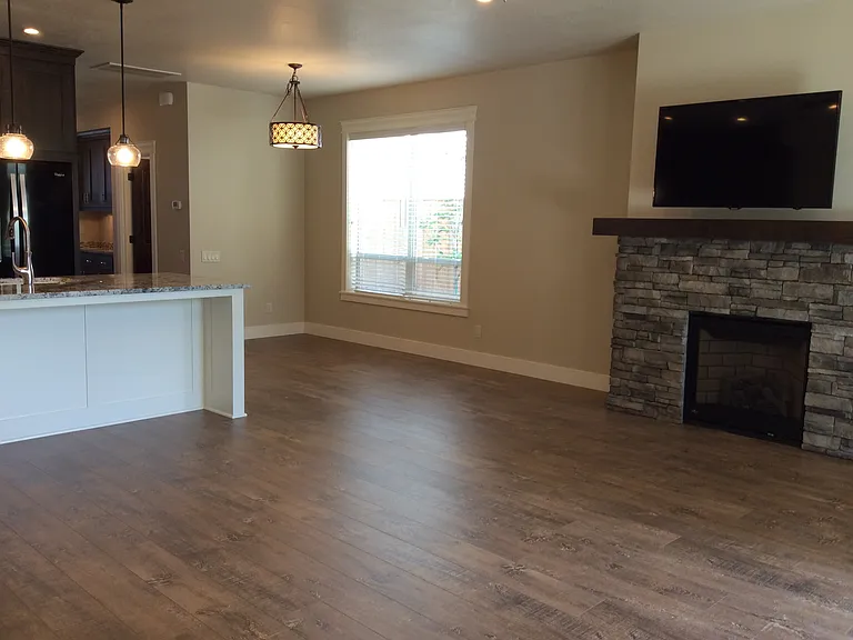 3820 Creek View Dr — Photo 9