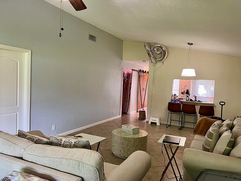 4075 Palm Forest Dr N — Photo 15