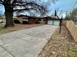 9901 W Hickory Ln, Wichita, KS 67212