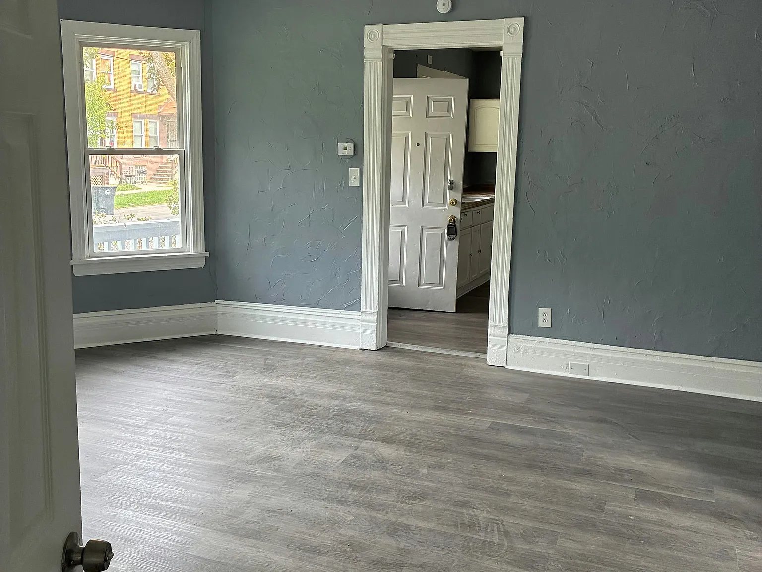 4 bed, 1299 sqft, $1,400 — Photo 3