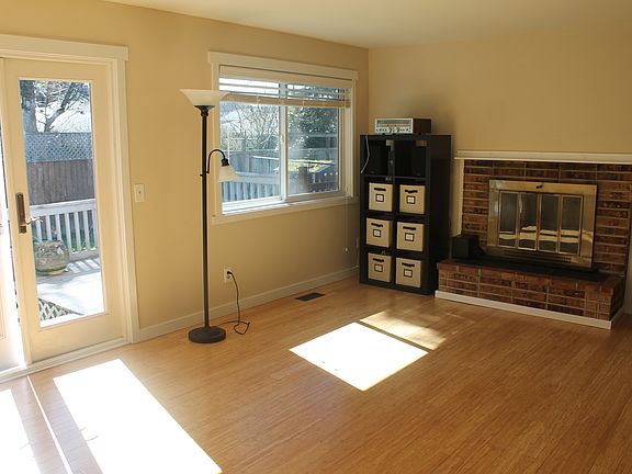 Working wood fireplace