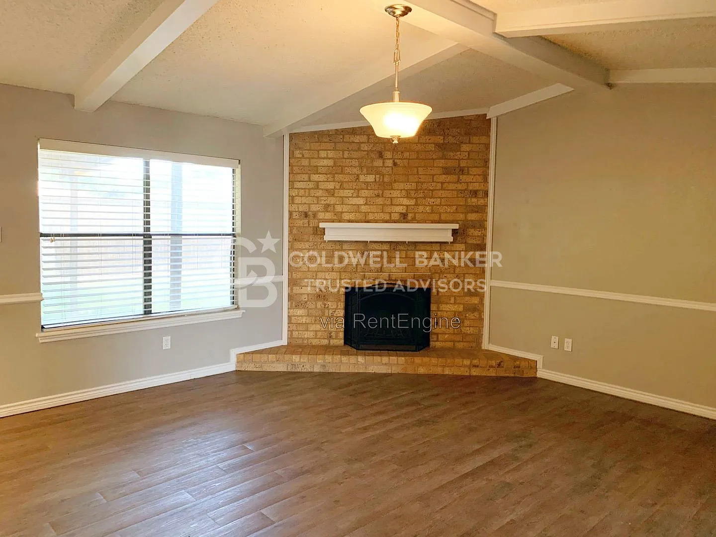 3 bed, 2.0 bath, 1323 sqft, $1,425 — Photo 4