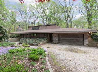 326 Old Mill Rd, Saint James, NY 11780