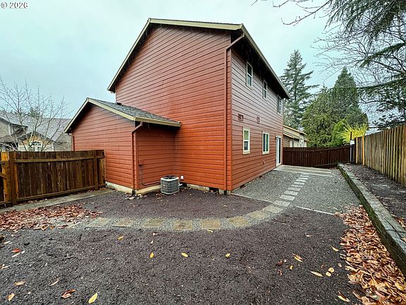 2nd image of 2013 NW Bella Vista Dr
