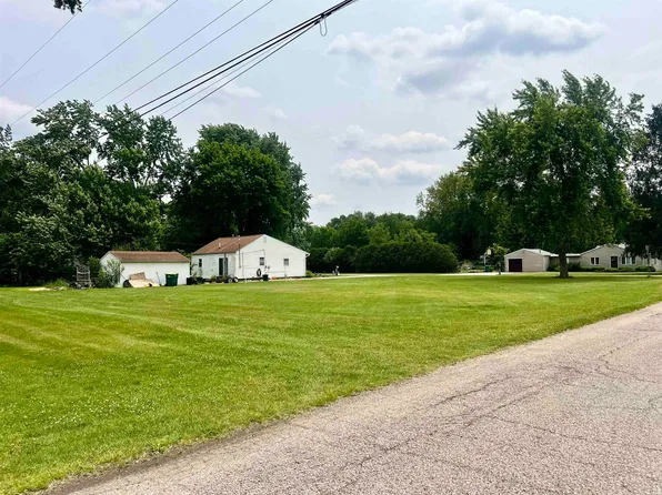 56362 45th St, Elkhart, IN 46516