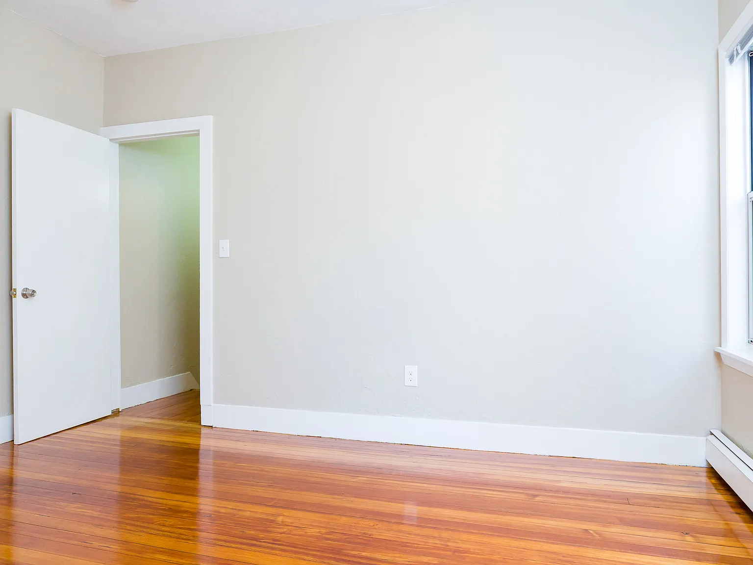 5 bed, 1800 sqft, $4,500 — Photo 1
