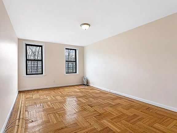 4th image of 1326 Riverside Dr APT 22