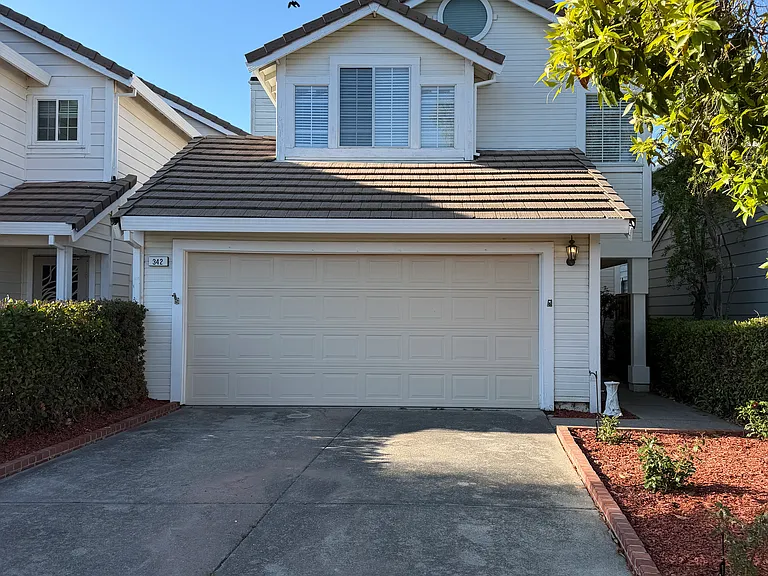 342 Wildrose Cir — Photo 1
