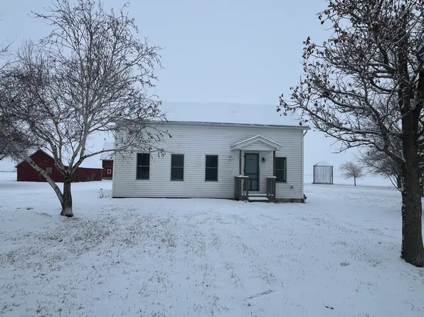 324 Wixon Pit Rd, Earlville, IL 60518