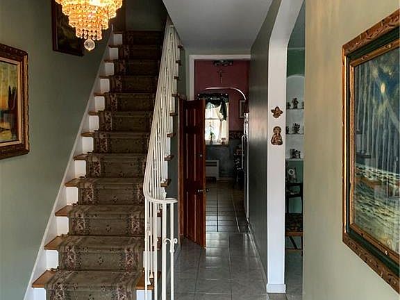 2nd image of 2551 Yates Ave