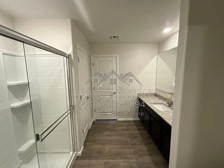 258 S Oak St — Photo 7