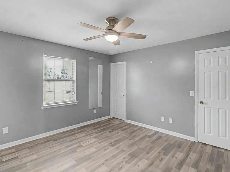 1651 Latham Ct — Photo 22