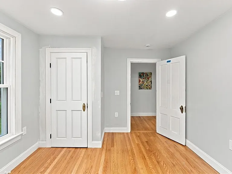 1552 Kingstown Rd — Photo 14