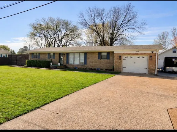 406 6th St, Muscle Shoals, AL 35661