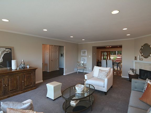 5th image of 39 Franciscan Way