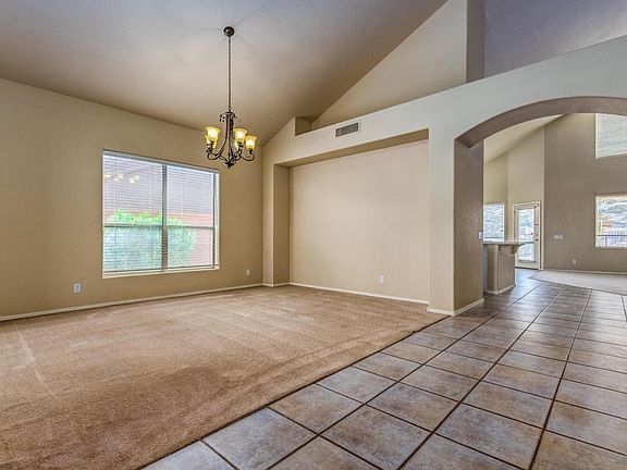 4th image of 1339 E Redwood Ln