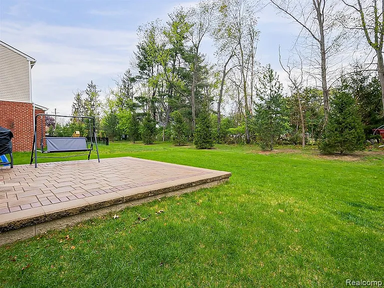 8640 Quincy Dr — Photo 35