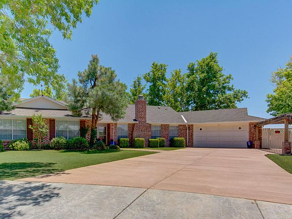 2nd image of 5915 Los Hermanos Ct NE