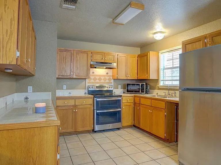 23030 S State Highway 123 — Photo 13