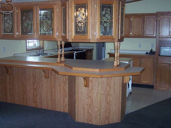 Kitchen Bar/Nook Area