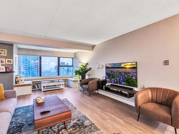 1515 Eastern Ave #1204, North Vancouver, BC V7L 4R2