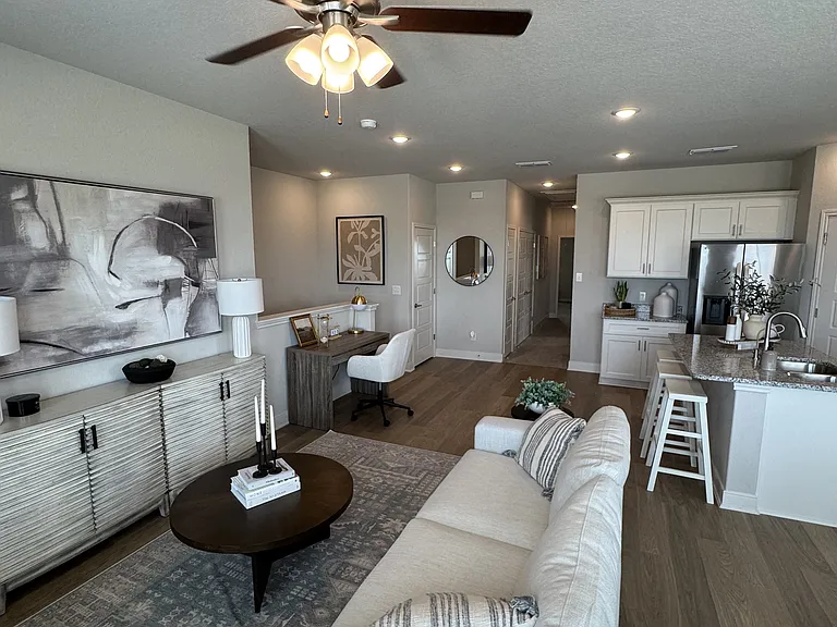 7219 Magnolia Vlg #201 — Photo 16